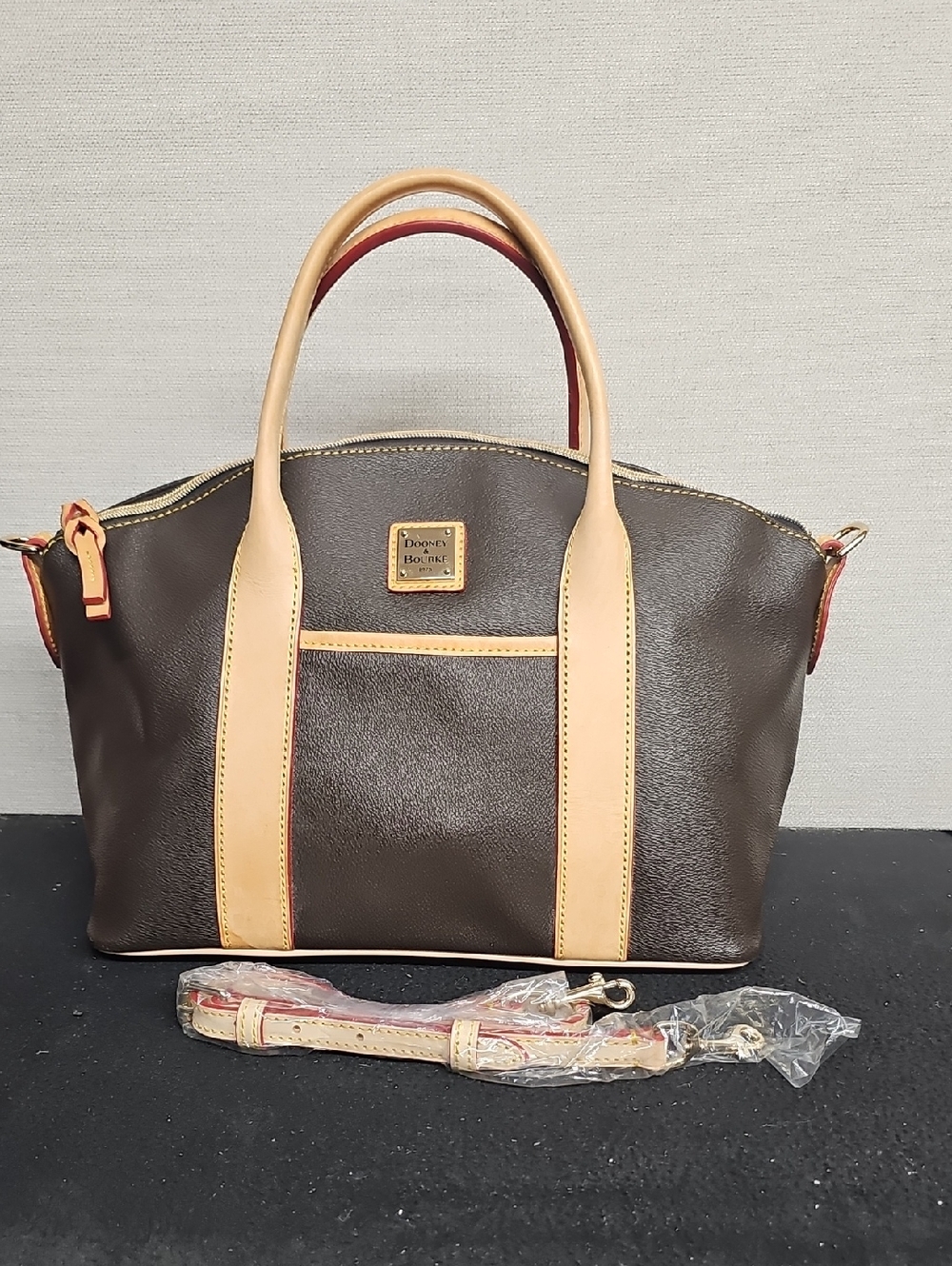 DOONEY & BOURKE MADELINE SATCHEL BFPM-04-122